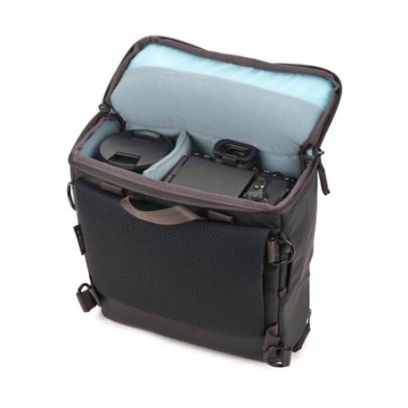 Shimoda Toploader Black M - torba 4w1 na sprzęt fotograficzny_Torba wewnątrz / Przykład użycia_4